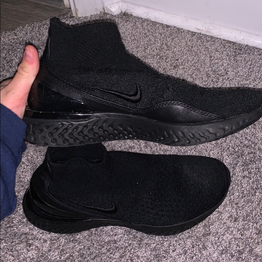 nike tennis shoes